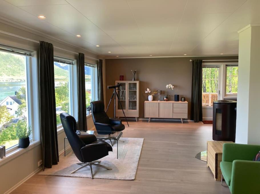 Fantastic View, Quiet And Relaxing By The Sea Villa Kvaloya Exterior photo