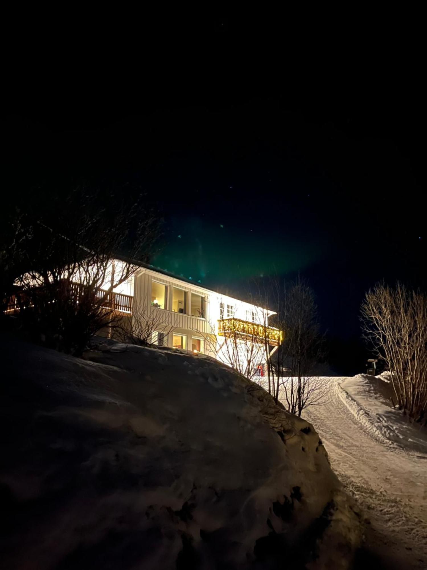 Fantastic View, Quiet And Relaxing By The Sea Villa Kvaloya Exterior photo
